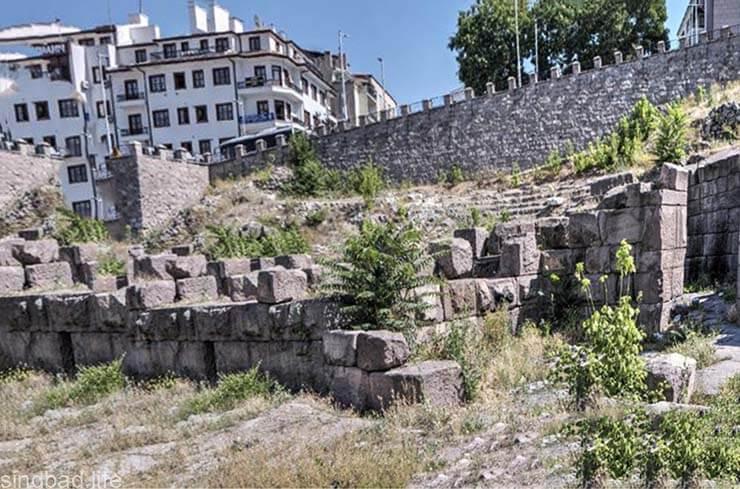 Руины Римского театра в Анкаре