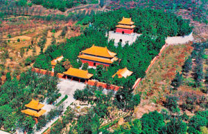 Гробницы династии императоров Мин