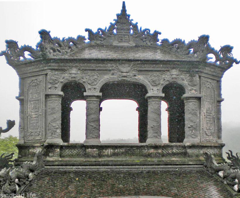 Гробница императора Кхай Диня. Хуэ